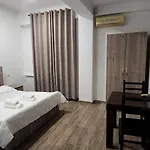 Hotel Kleo Airport