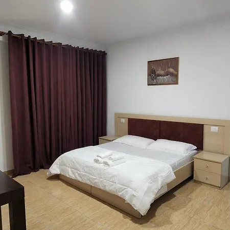 Tia Airport Hotel *
