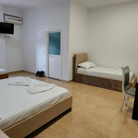Hotel Kleo Airport