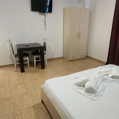 Kleo Airport Hotel *
